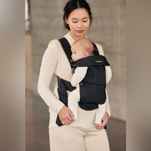 BabyBjörn Carrier Mini in Black